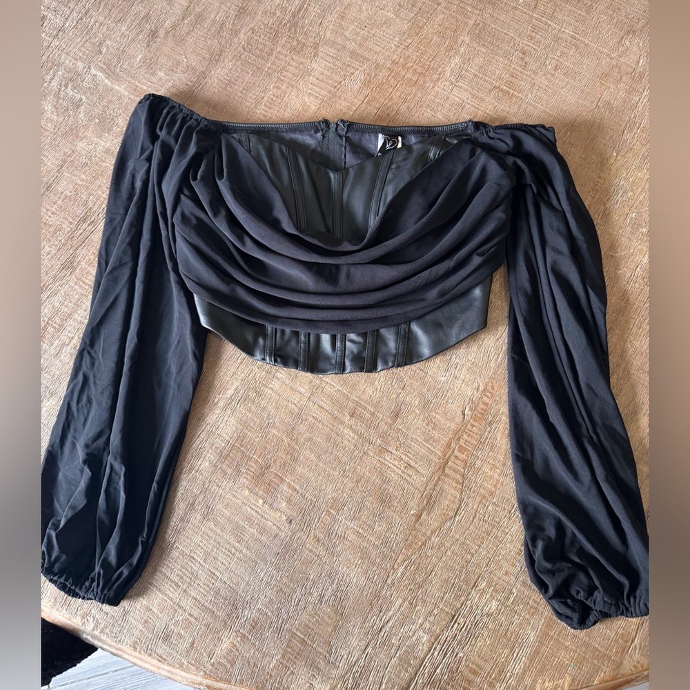 Black‎ Off-Shoulder Women's Top